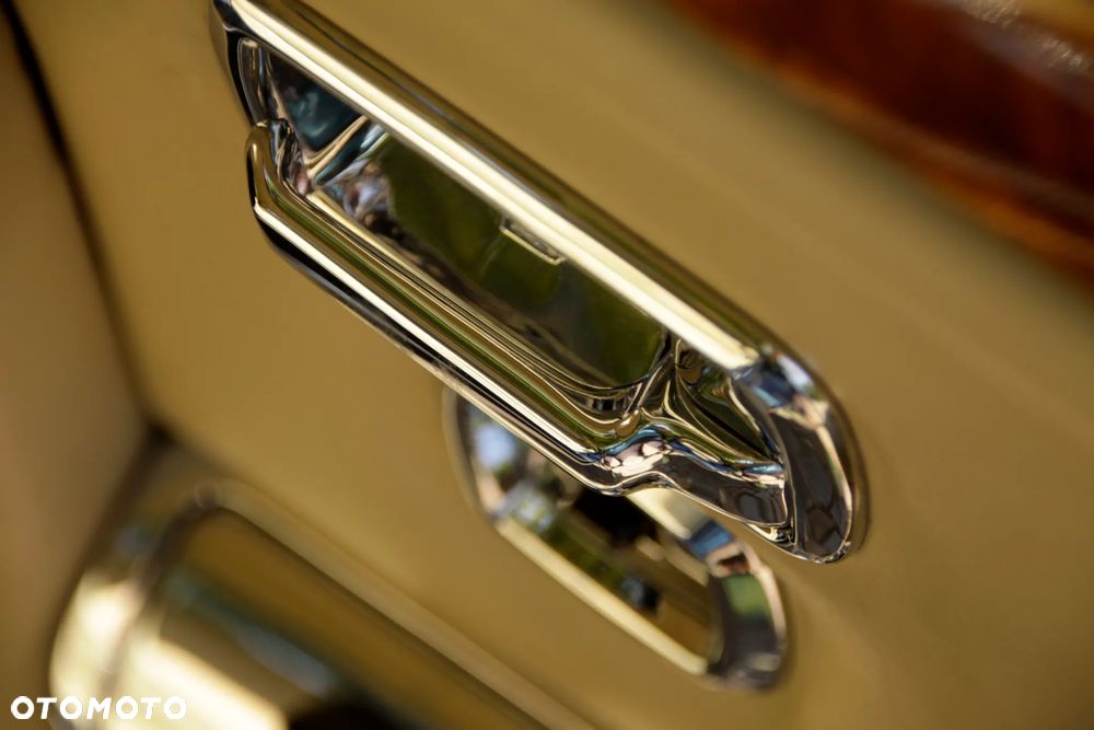 Rolls-Royce Silver Spirit - 17
