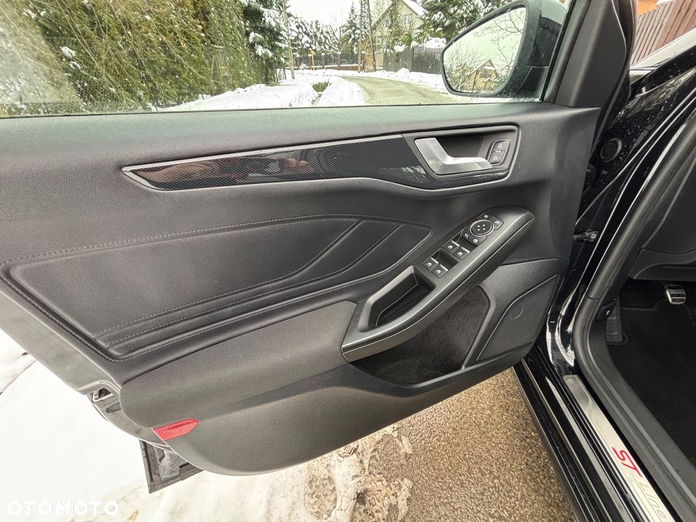 Ford Focus 1.5 EcoBlue Start-Stopp-System ST-LINE - 11