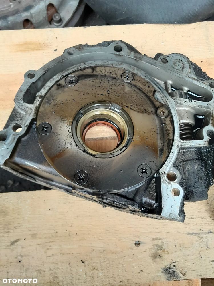 Pompa oleju VW T4 2.5 TDI 074115109B - 1