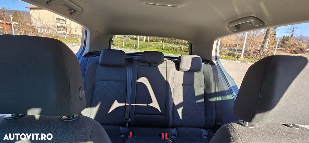 Volkswagen Golf 2.0 TDI SCR DSG Active - 17