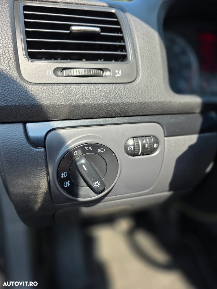 Volkswagen Golf - 14