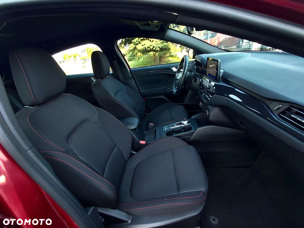 Ford Focus 1.0 EcoBoost Hybrid ST-LINE - 30