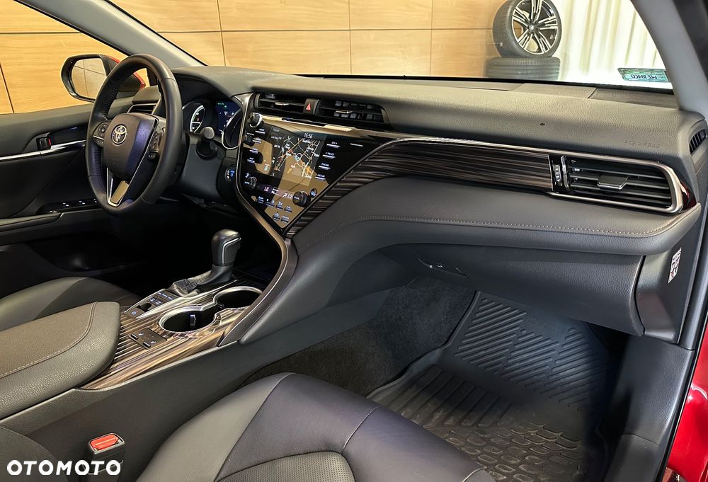 Toyota Camry 2.5 Hybrid Executive CVT - 8