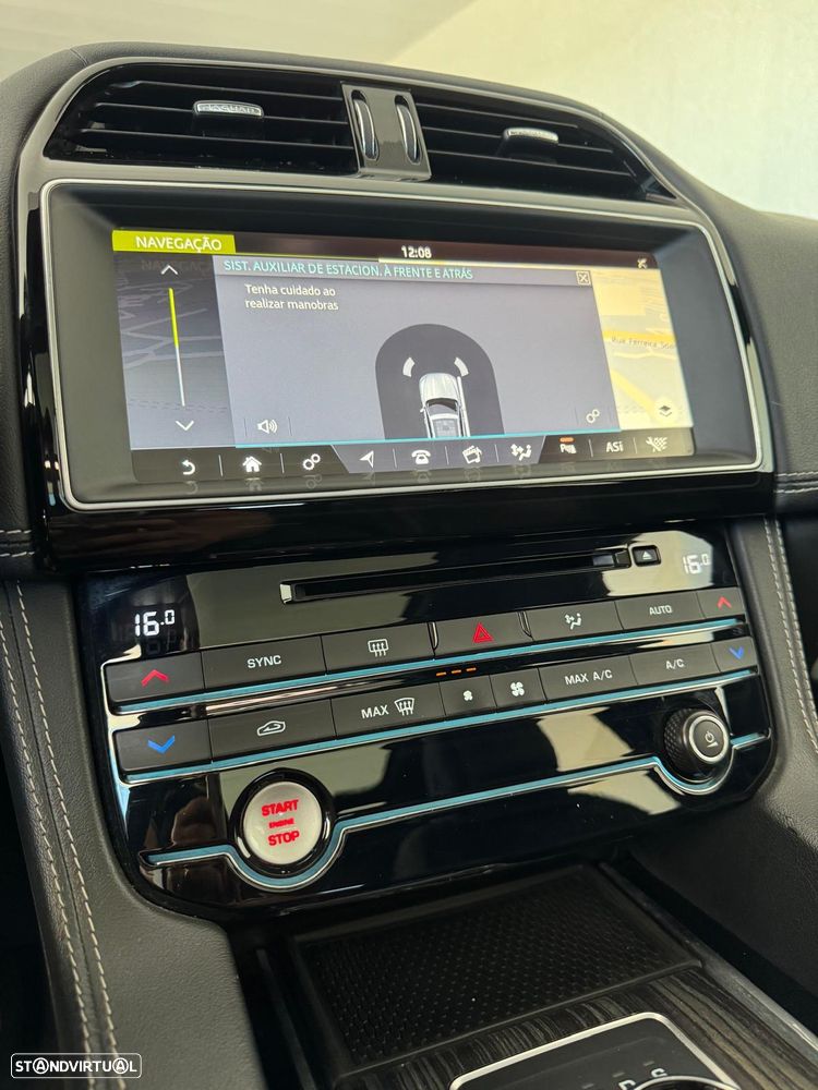 Jaguar F-Pace 20d Aut. Pure - 22