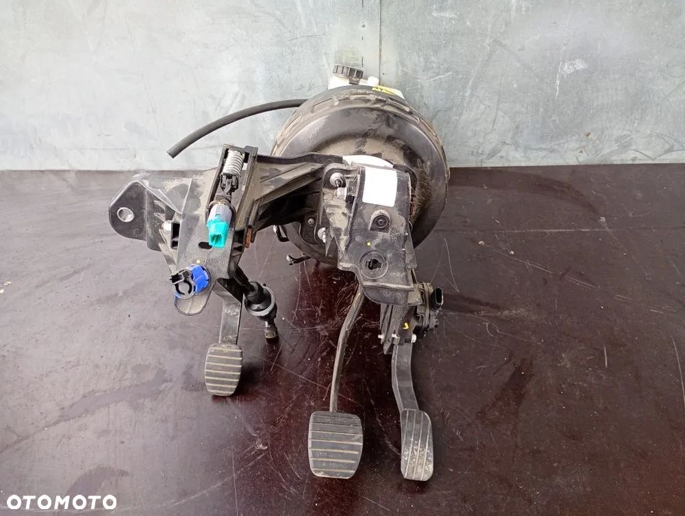 serwo pompa hamulcowa pedał sprzęgła hamulca gazu renault master III movano b 2010-2019 europa - 1