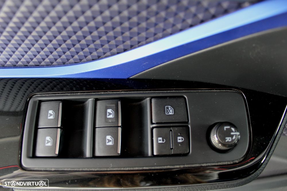 Toyota C-HR 1.8 HSD Comfort+P.Style - 19