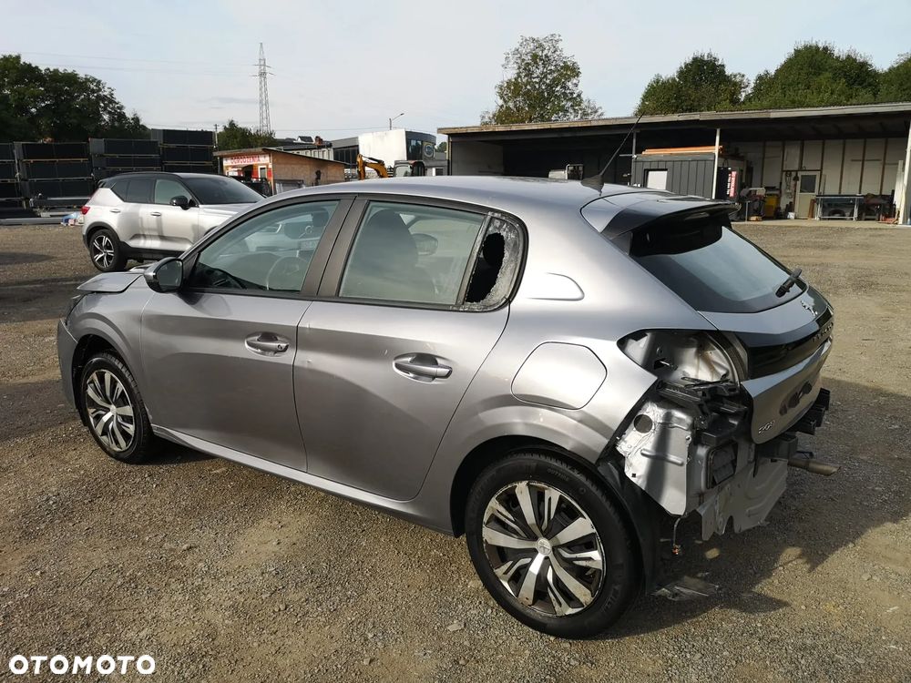 Peugeot 208 - 23