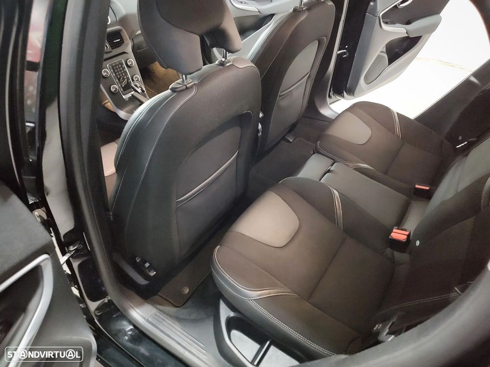 Volvo V40 1.5 T3 Sport Edition Geartronic - 4