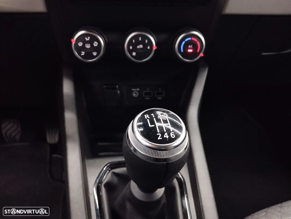 Renault Clio 1.5 Blue dCi Evolution - 32