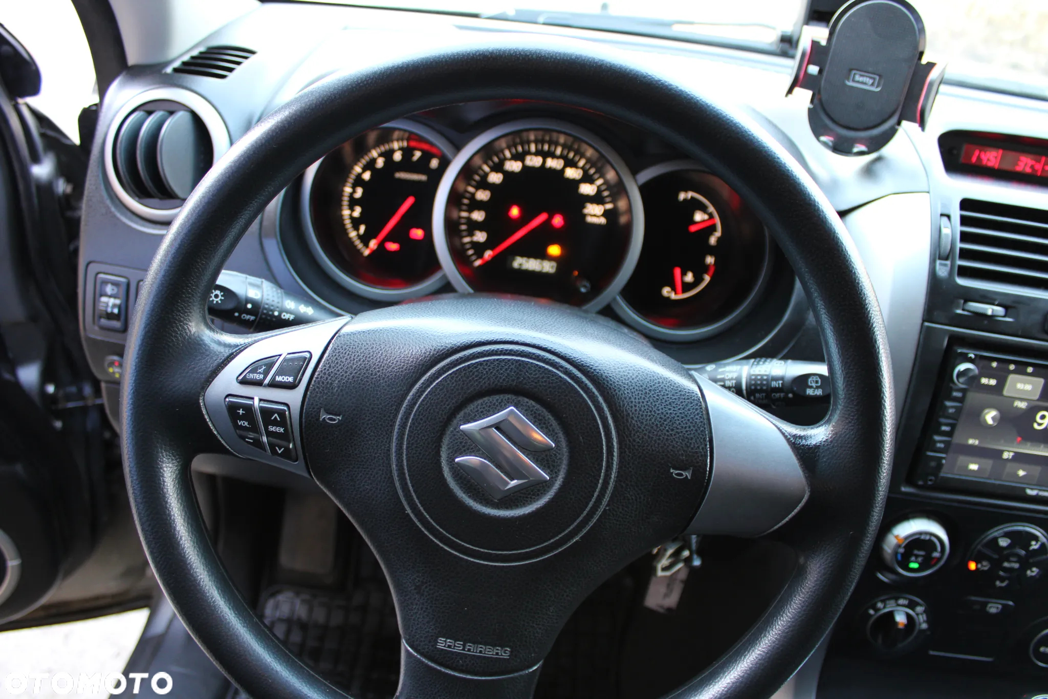 Suzuki Grand Vitara 2.0 - 14