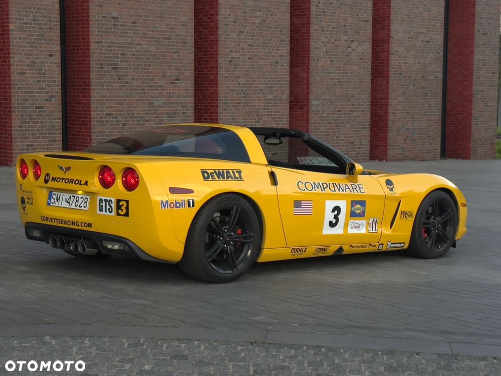 Chevrolet Corvette - 21