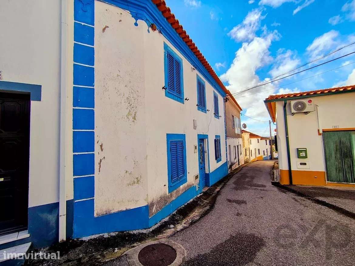 Casa tradicional de 8 assoalhadas na Comenda, 243 m² - Grande imagem: 2/19