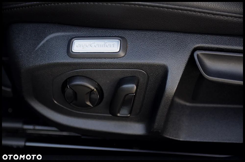 Volkswagen Arteon 2.0 TDI SCR 4Motion DSG R-Line - 26