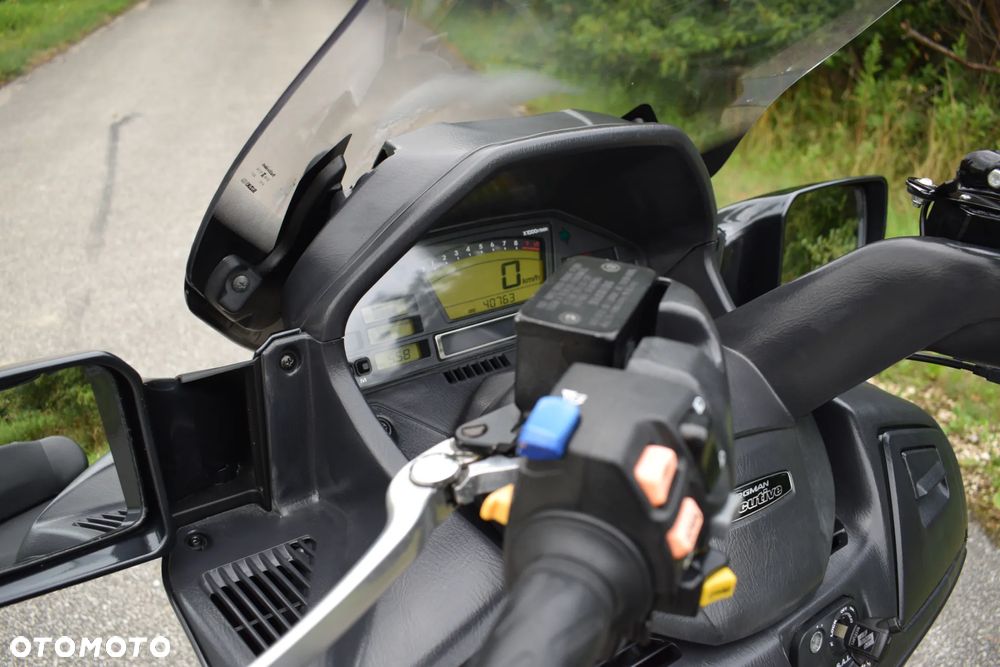 Suzuki Burgman - 22