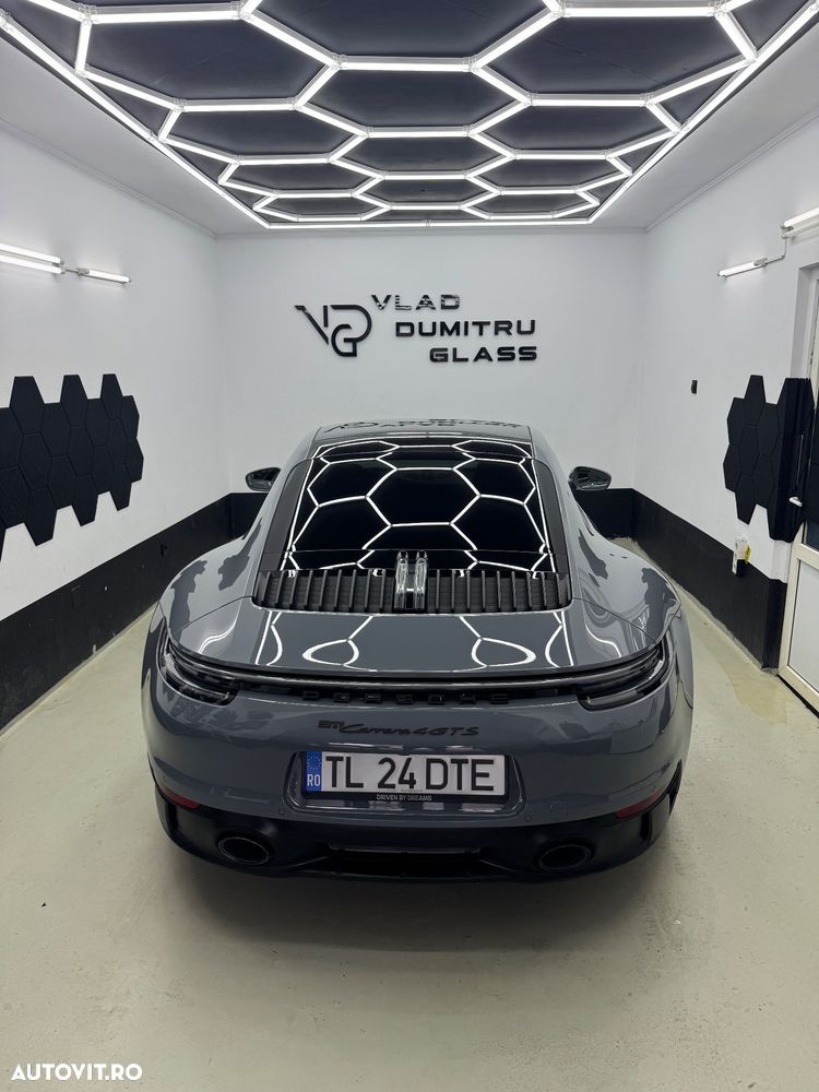 Porsche 911 4 GTS PDK - 9