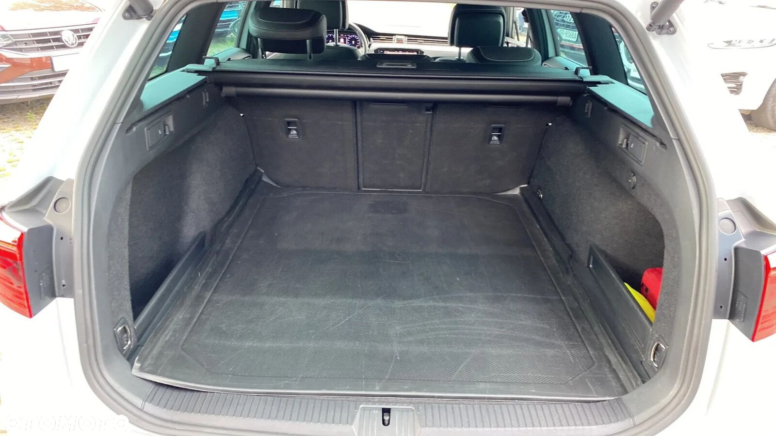 Volkswagen Passat - 35