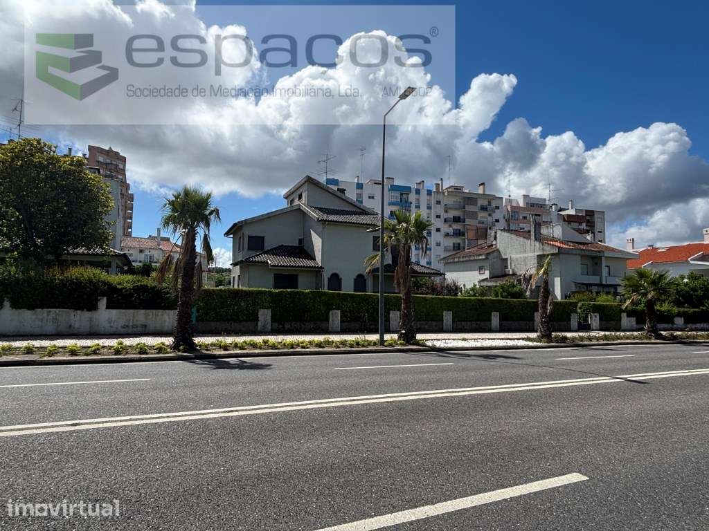 Moradia V6 com quintal - Grande imagem: 5/24