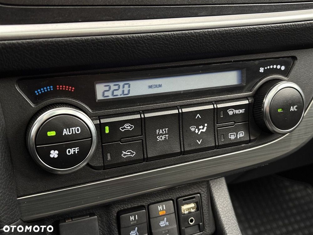 Toyota Auris 1.6 Premium - 23