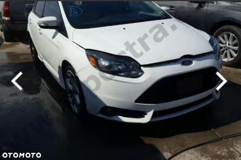 Ford Focus 2.0 EcoBoost ST - 12