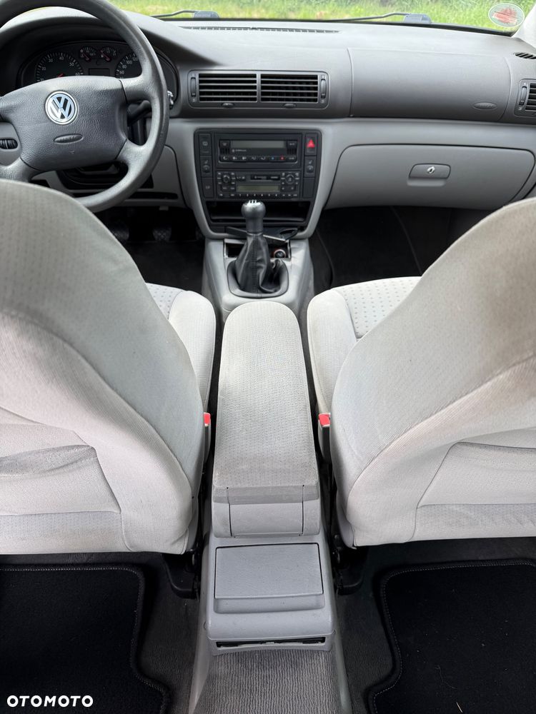 Volkswagen Passat 1.8 Comfortline - 20