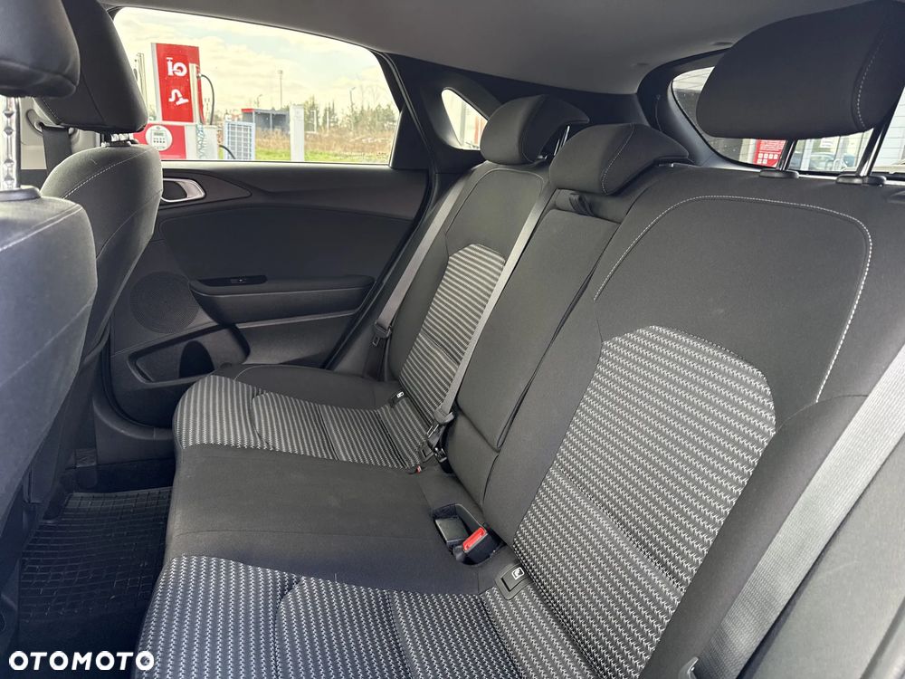 Kia Ceed 1.5 T-GDI M - 16