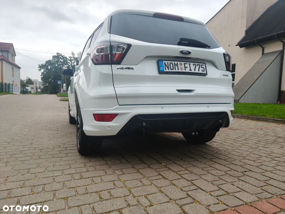 Ford Kuga 1.5 EcoBoost 2x4 ST-Line - 29