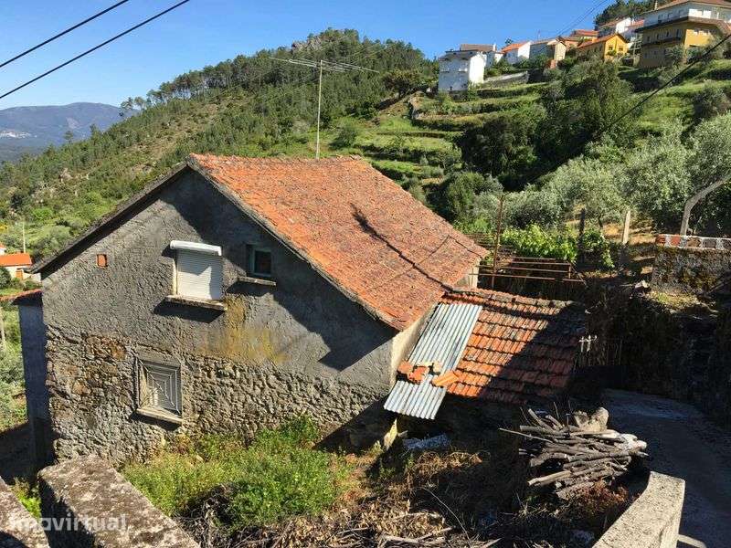 Venda de casa e terreno - Grande imagem: 2/3