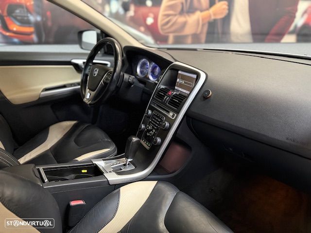 Volvo XC 60 2.0 D3 R-Design Geartronic - 16