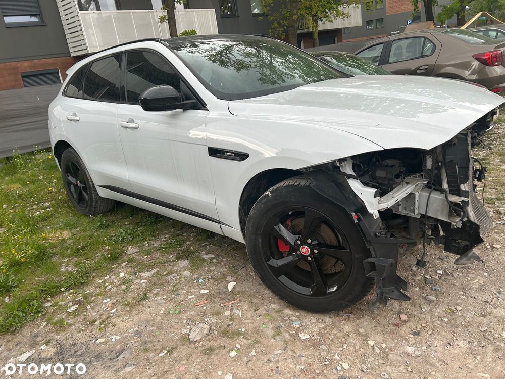 Jaguar F-Pace - 4