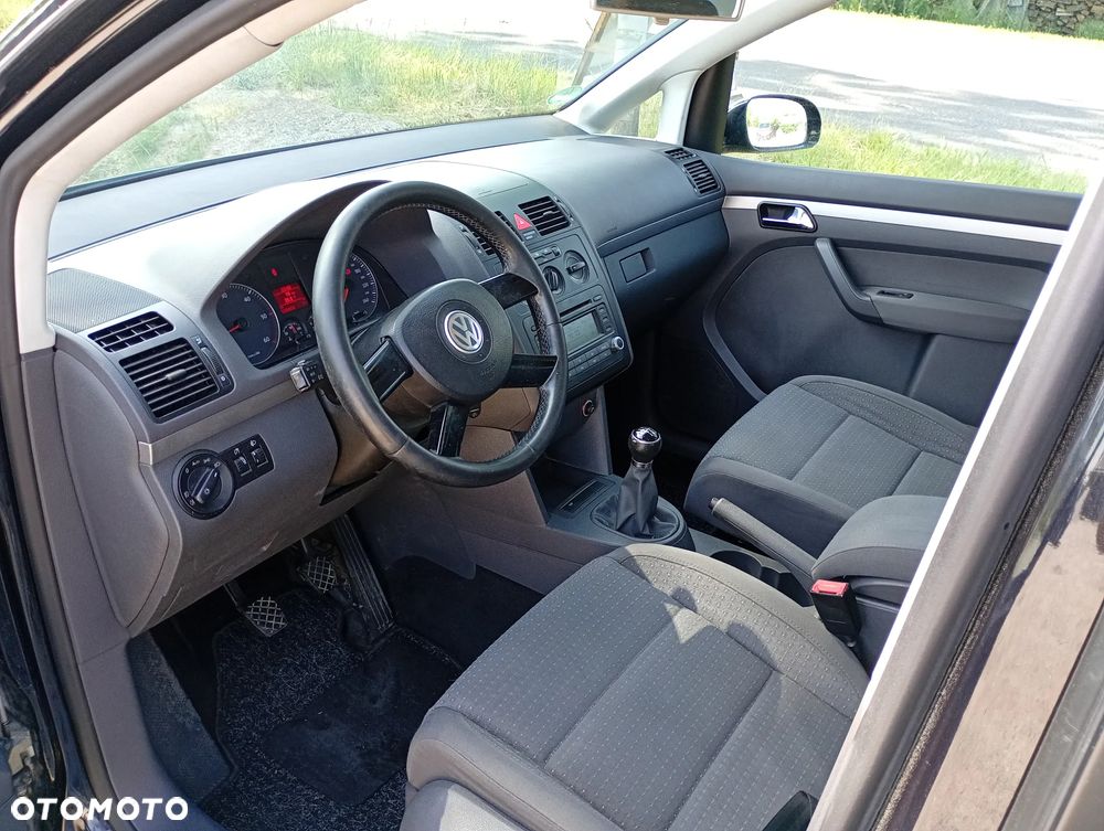 Volkswagen Touran 1.9 TDI DPF Trendline - 6