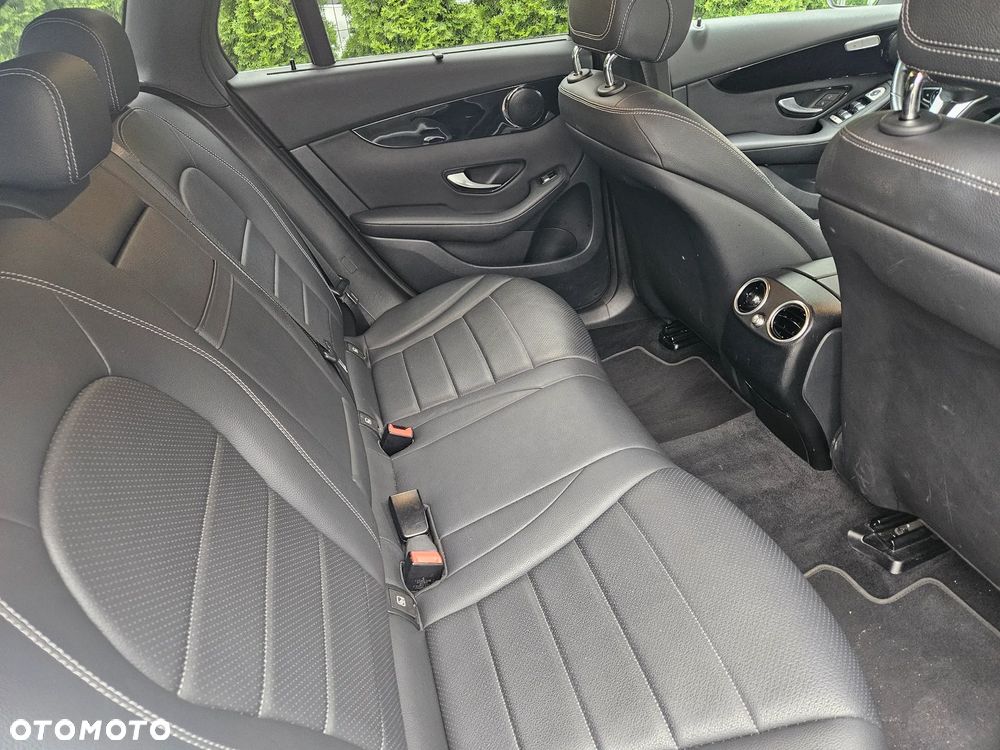 Mercedes-Benz GLC 220 d 4Matic 9G-TRONIC - 29