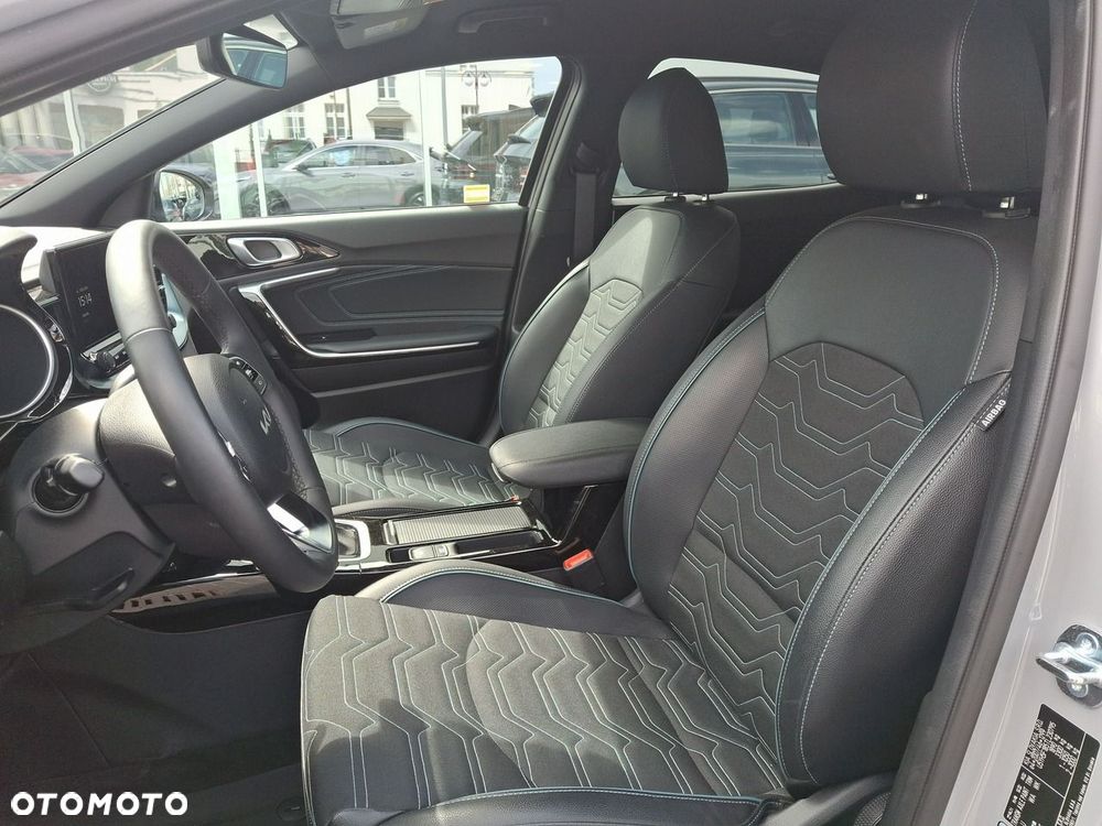 Kia XCeed 1.6 T-GDI Tribute DCT - 11
