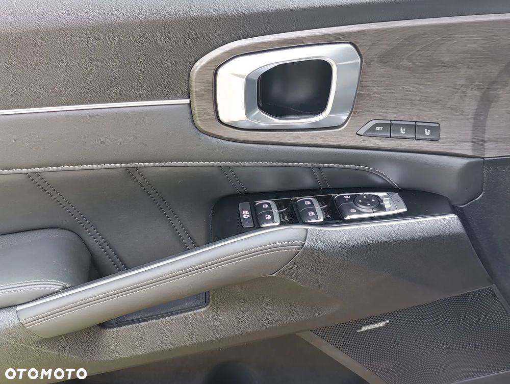 Kia Sorento - 9