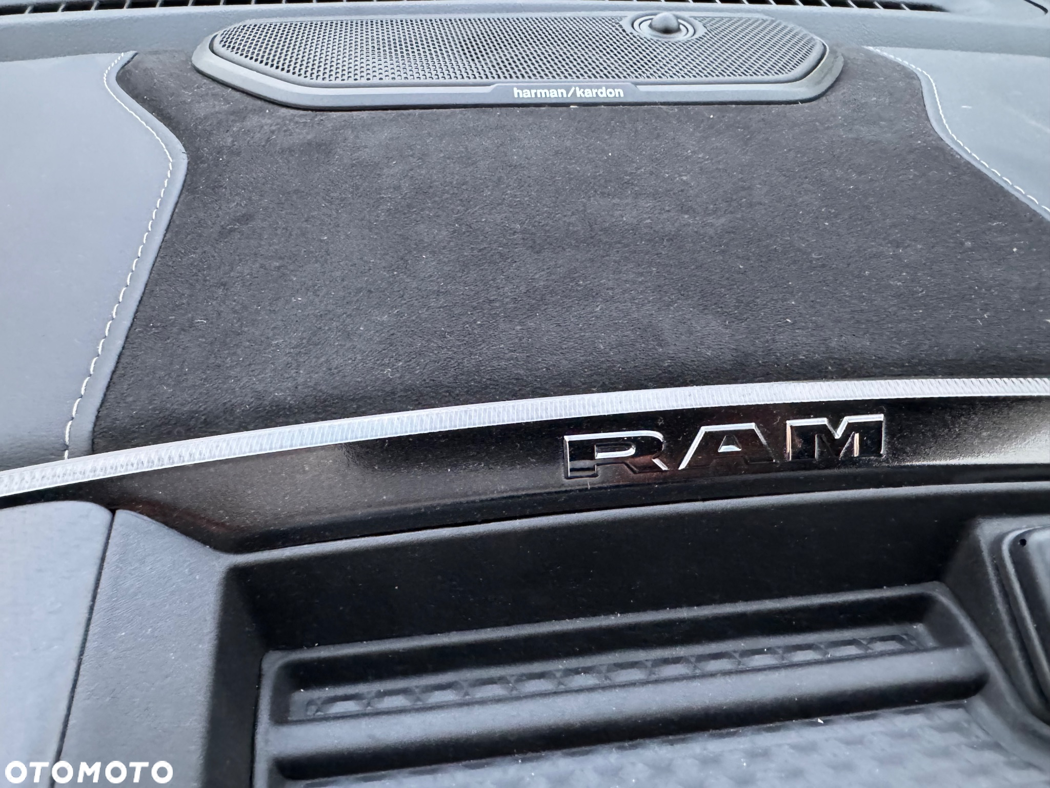 RAM 1500 - 21