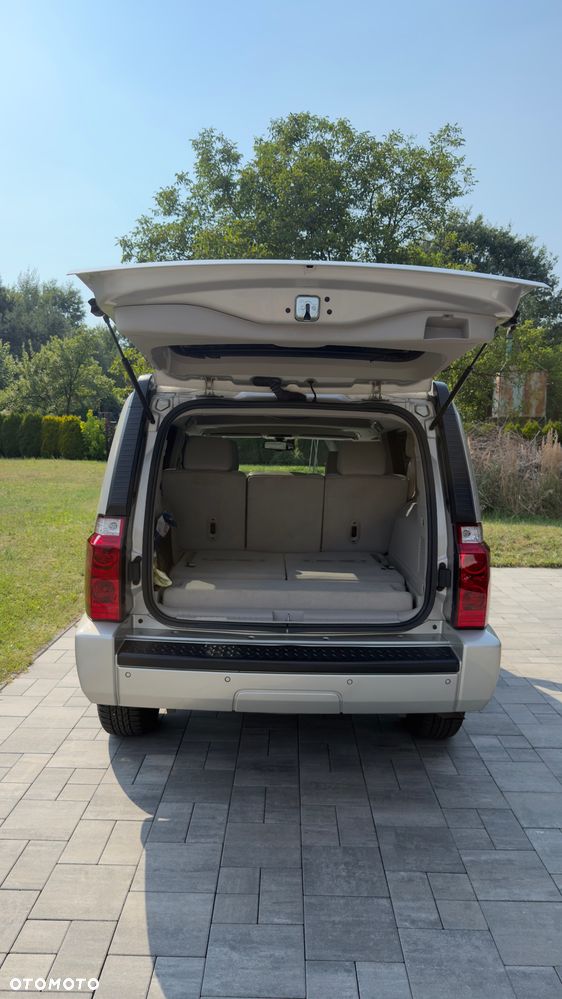 Jeep Commander 5.7 V8 Limited - 24