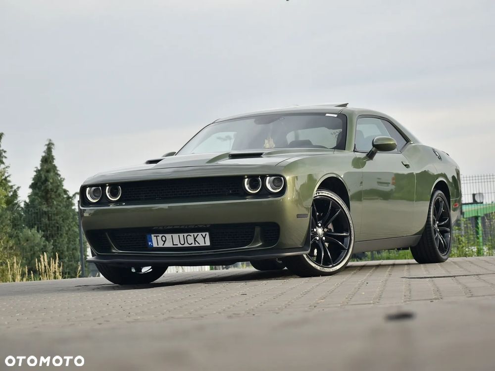 Dodge Challenger - 1