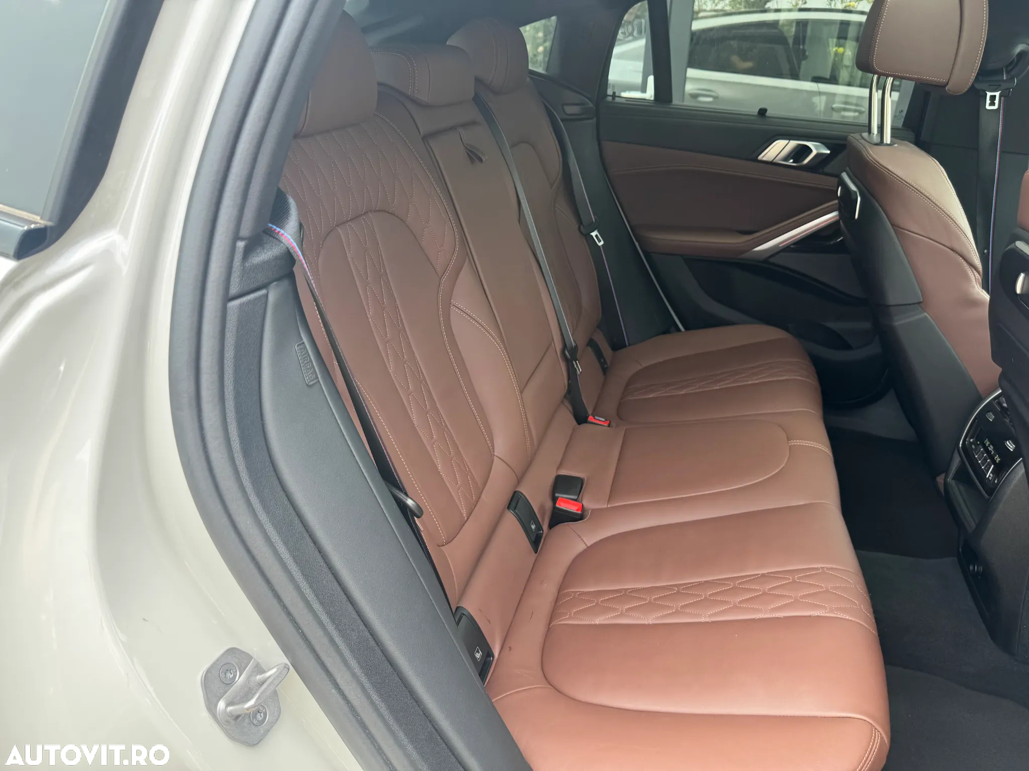 BMW X6 M M60i xDrive AT MHEV - 14