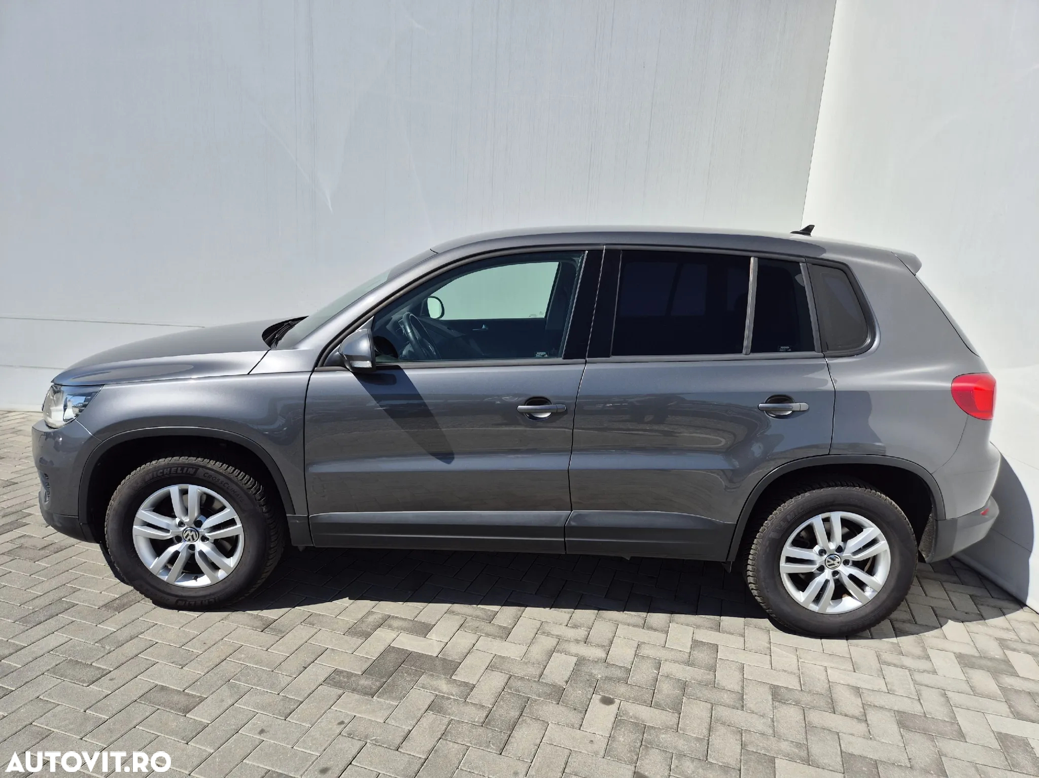 Volkswagen Tiguan 2.0 TDI 4Motion DSG Trend & Fun - 2