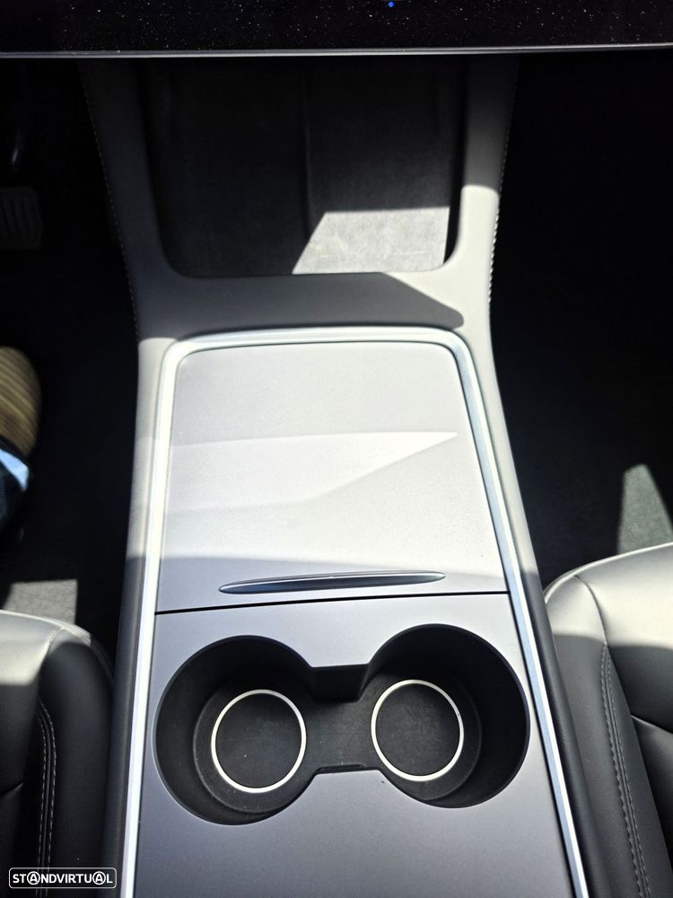 Tesla Model Y Long Range Dual Motor AWD - 23