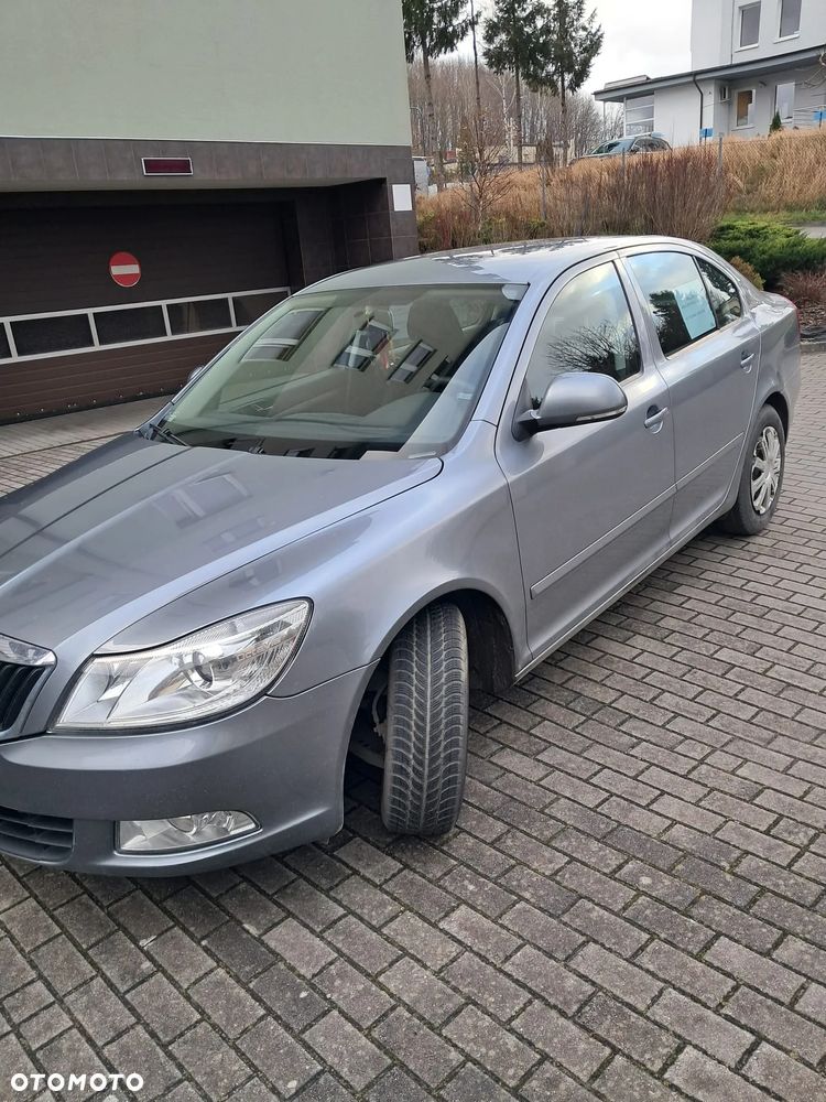 Skoda Octavia 1.6 Ambiente - 14
