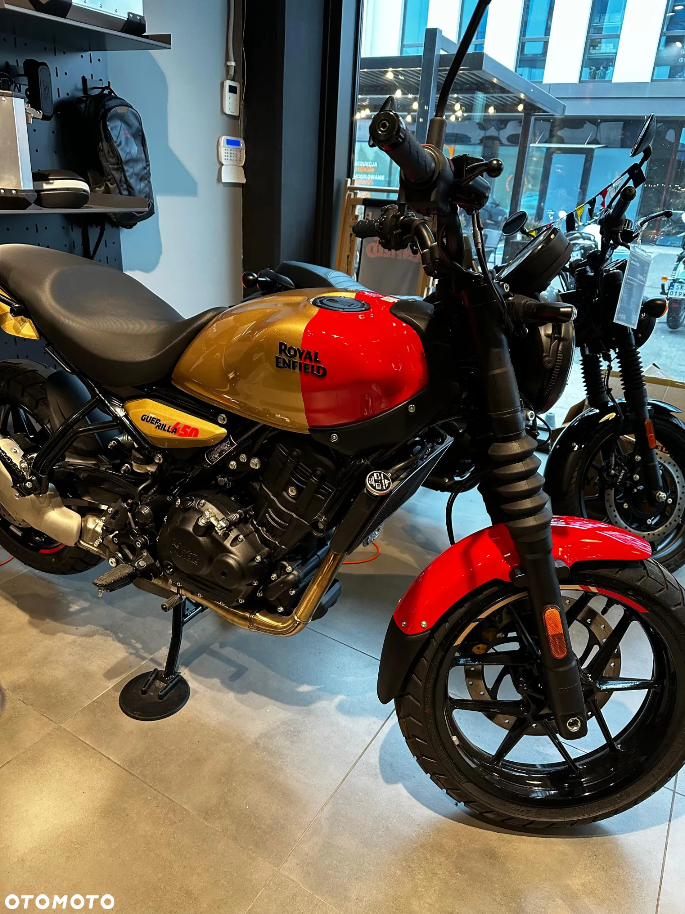 Royal Enfield Guerrilla - 3