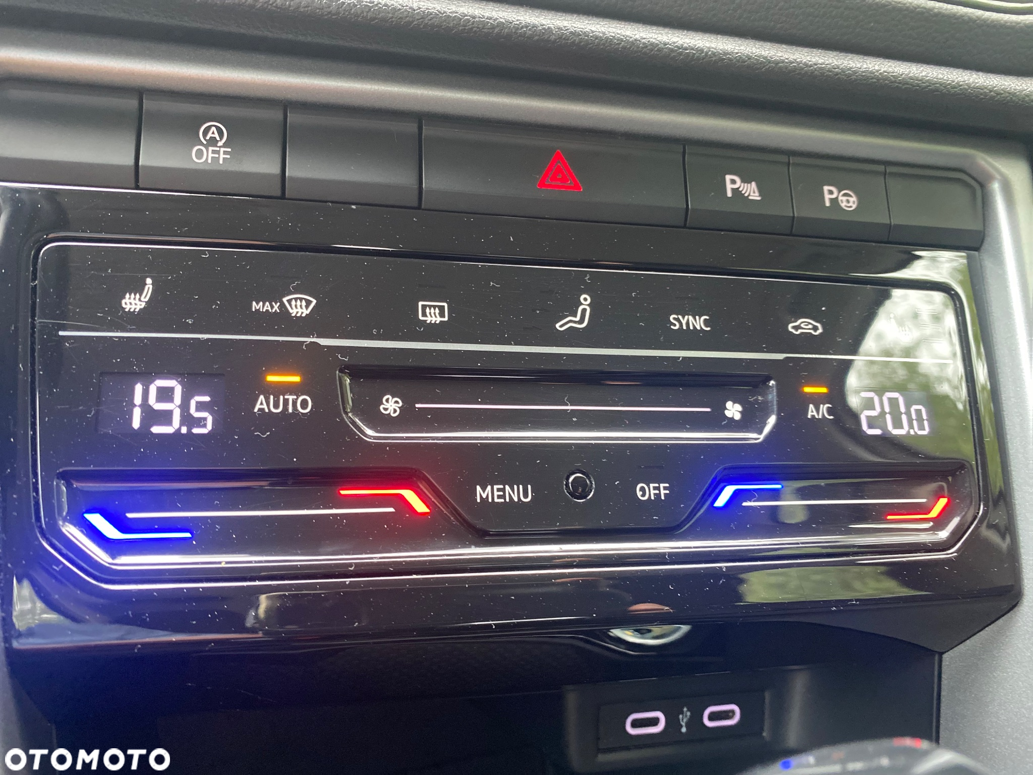 Volkswagen T-Roc - 37