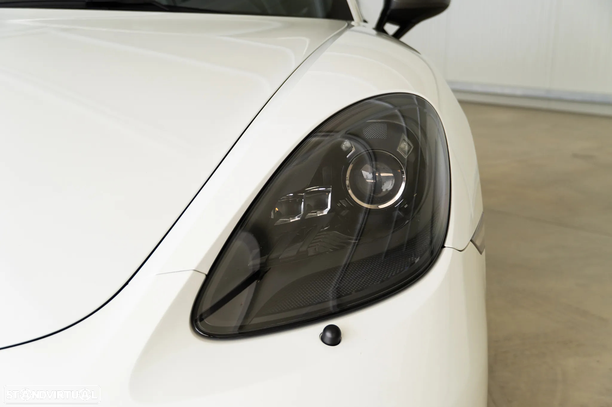 Porsche 718 Cayman T - 16