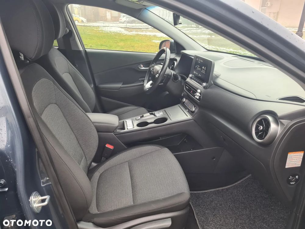 Hyundai Kona 39kWh Executive - 16