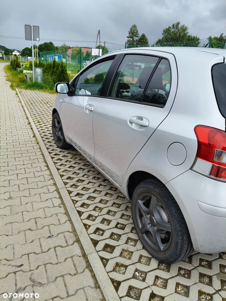 Toyota Yaris 1.33 Luna - 2