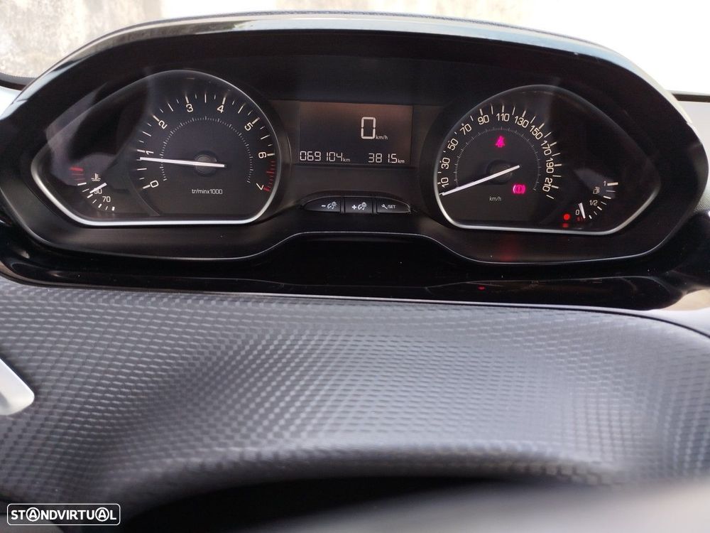 Peugeot 2008 1.2 PureTech Style - 6