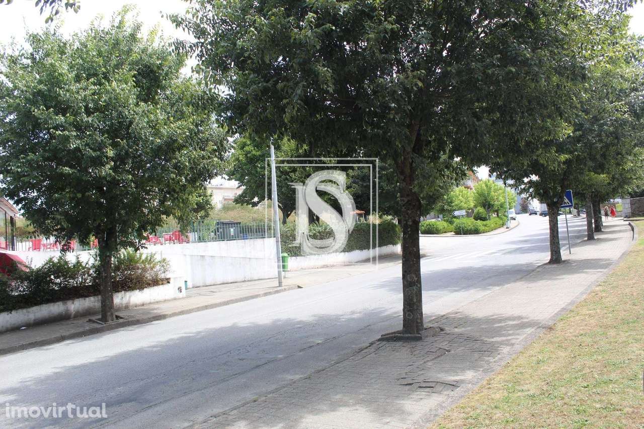 Loja em Vila Cova da Lixa - Grande imagem: 2/7