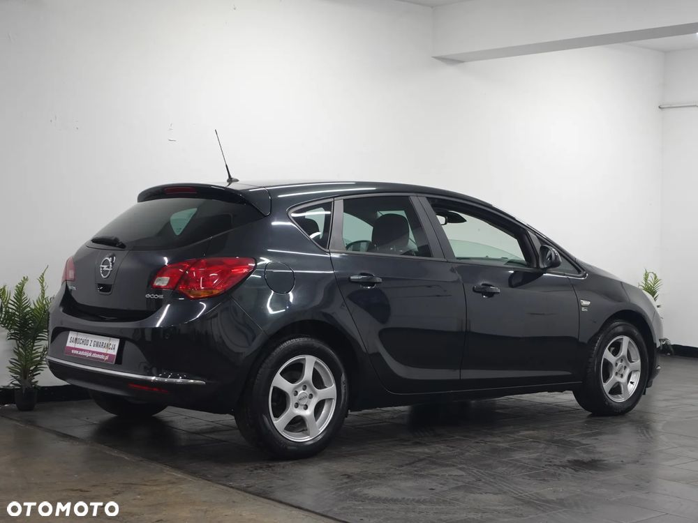 Opel Astra 1.4 150 Jahre - 9