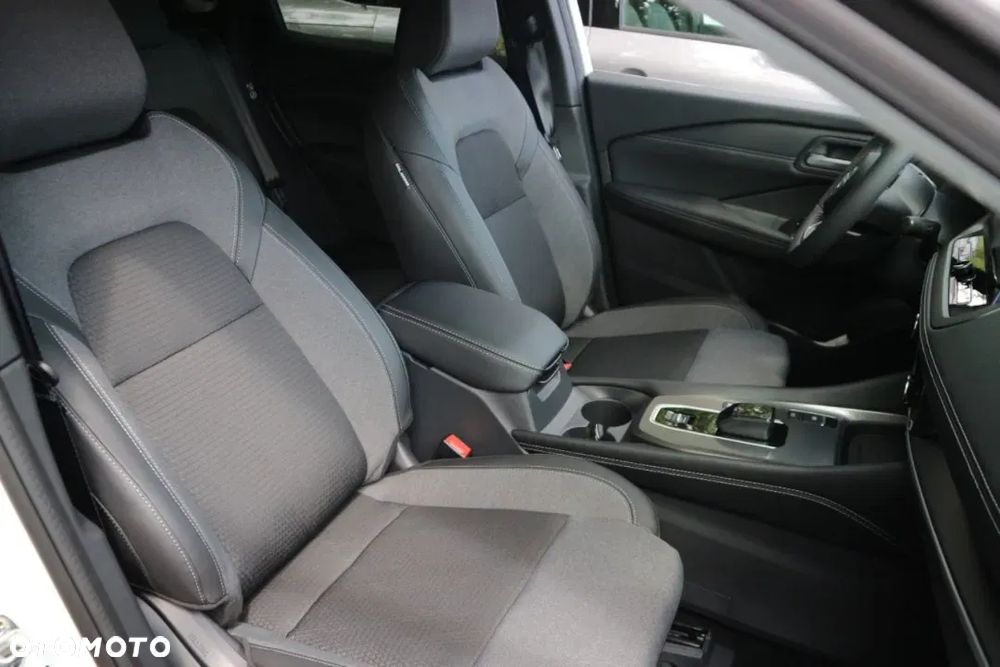 Nissan Qashqai 1.3 DIG-T MHEV N-Connecta Xtronic - 12