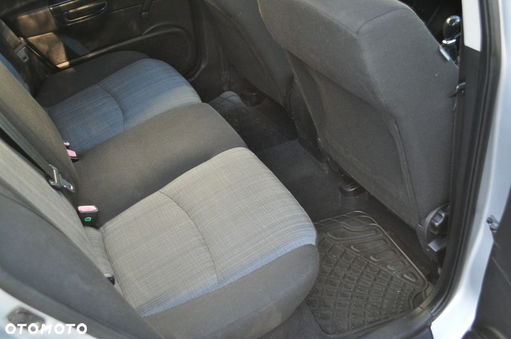 Kia Ceed - 27